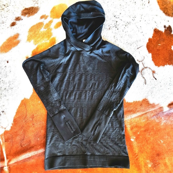 lululemon athletica Tops - Women’s Lululemon Rest Less Textured Hoodie Black Thumbholes Size 10 EUC